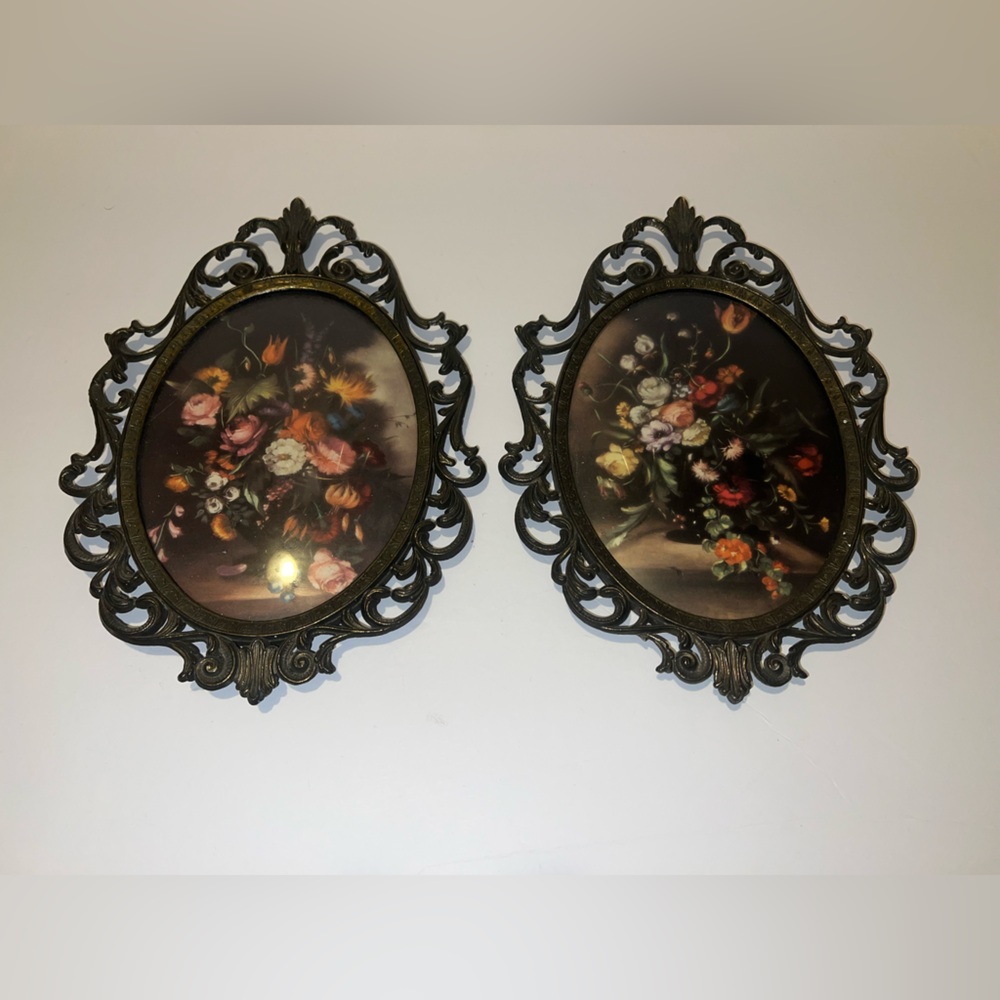 Vintage Brass Oval Floral Picture Frames With Convex Bubble Glass Made In Italy